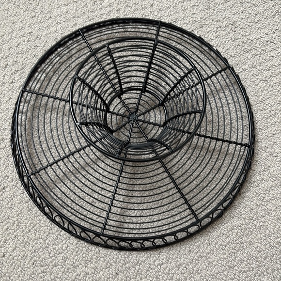 Rustic Wire Cake Stand - Picture 6 of 6